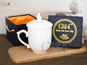 Cốc sứ men trắng dáng chóp lửa có nắp, 400ml