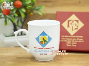 Cốc sứ men trắng dáng chóp lửa in logo quà tặng