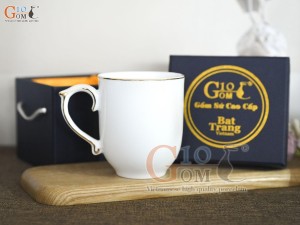 Cốc sứ men trắng dáng chóp lửa kẻ chỉ vàng kim 400ml