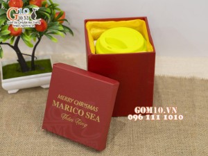 Cốc sứ men trắng dáng vát cao in logo quà tặng, nắp silicon