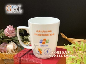 Cốc sứ men trắng dáng vuông, in logo quà tặng