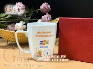 Cốc sứ men trắng dáng vuông, in logo quà tặng
