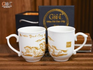 Cốc sứ men trắng họa tiết Mã Đáo Thành Công, 400ml