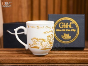 Cốc sứ men trắng họa tiết Mã Đáo Thành Công, 400ml