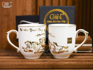 Cốc sứ men trắng họa tiết Mã Đáo Thành Công vàng kim, 400ml