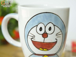 Cốc sứ men trắng vẽ Doremon, 280ml