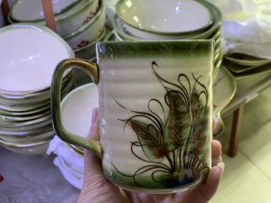 Cốc sứ men vuốt vẽ chuồn khoai, đường kính 9cm