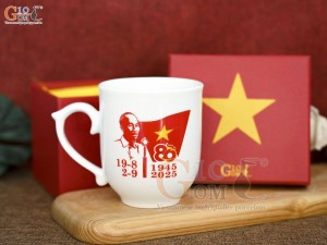 Cốc sứ mừng Đại lễ kỷ niệm 80 năm Cách mạng tháng 8 và Quốc khánh 2/9