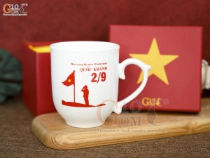 Cốc sứ mừng Đại lễ kỷ niệm 80 năm Cách mạng tháng 8 và Quốc khánh 2/9