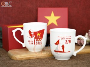 Cốc sứ mừng Đại lễ kỷ niệm 80 năm Cách mạng tháng 8 và Quốc khánh 2/9