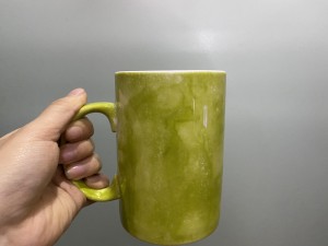 Cốc sứ quai tròn men đá màu vàng rêu, 450ml