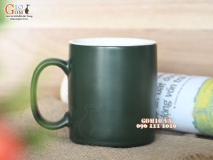 Cốc sứ quai tròn men mát màu xanh lục bảo lòng trắng