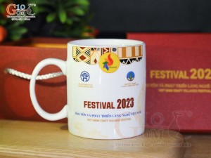 Cốc sứ quai tròn men trắng, in logo quà tặng