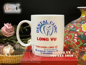 Cốc sứ quai tròn men trắng, in logo quà tặng