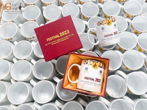 Cốc sứ quai tròn men trắng, in logo quà tặng FESTIVAL 2023
