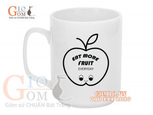 Cốc sứ quai vuông men trắng, in hình quả Táo, 350ml