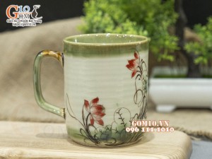 Cốc sứ quai vuông men vuốt vẽ Sen đỏ, 330ml