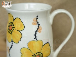 Cốc sứ vuốt tay xuất dư Châu Âu, men bóng vẽ hoa vàng, 400ml