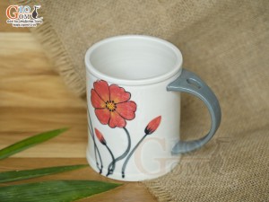 Cốc sứ vuốt tay xuất dư Châu Âu, quai nắm men bóng vẽ hoa đỏ, 450ml