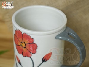 Cốc sứ vuốt tay xuất dư Châu Âu, quai nắm men bóng vẽ hoa đỏ, 450ml