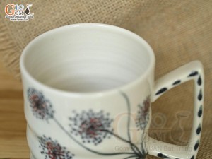 Cốc sứ vuốt tay xuất dư Châu Âu, quai vuông vẽ hoa châm, 450ml