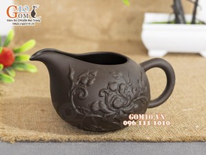 Cốc tống gốm đen khắc hoa Sen