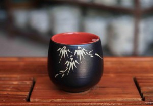 Cốc tống khắc trúc lòng vàng ( Lòng vàng - xanh - đỏ )