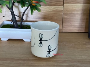 Cốc trụ men bóng vẽ chuồn kim