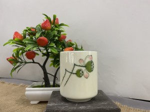 Cốc trụ men kem vẽ Đài Sen