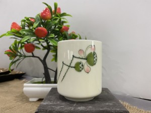 Cốc trụ men kem vẽ Đài Sen