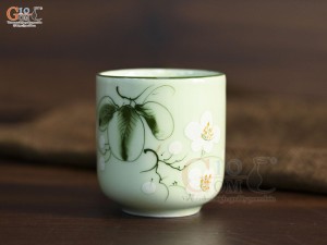 Cốc trụ men ngọc vẽ hoa Bưởi