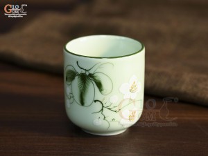 Cốc trụ men ngọc vẽ hoa Bưởi