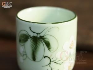 Cốc trụ men ngọc vẽ hoa Bưởi
