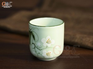 Cốc trụ men ngọc vẽ hoa Bưởi