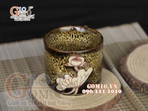 Cốc trụ thấp men hỏa biến gấm vàng khắc sen