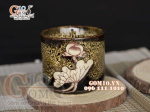 Cốc trụ thấp men hỏa biến gấm vàng khắc sen