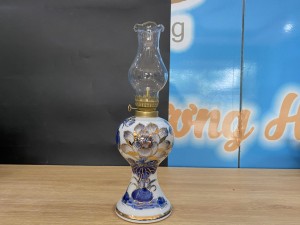 Đèn dầu Đại Phát men lam cổ vẽ vàng 24k, cao 18cm