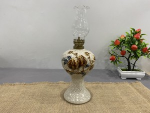 Đèn dầu men rạn đắp nổi đào, cao 22cm ( chưa tính bóng)