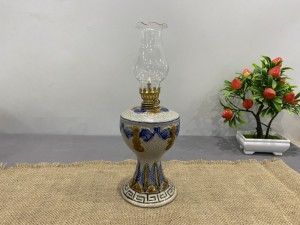 Đèn dầu men rạn nổi cao 18cm ( chưa tính bóng)