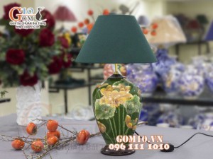 Đèn sứ Phong Thủy dáng vò men màu vẽ vàng 24k, cảnh hoa Sen