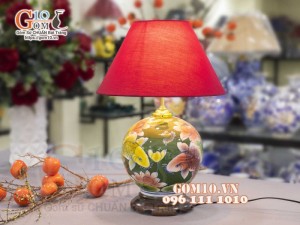 Đèn sứ Phong Thủy men màu vẽ Cá Chép Liên Hoa nền xanh, cao 52cm