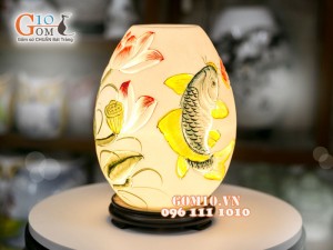 Đèn tinh dầu dáng trứng cao khắc Cá chép bên hoa sen cao 23cm