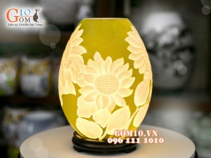 Đèn tinh dầu dáng trứng cao khắc hoa Hướng Dương cao 23cm