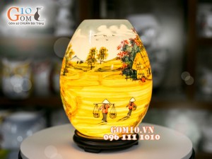 Đèn tinh dầu dáng trứng cao vẽ cảnh làng quê cao 23cm