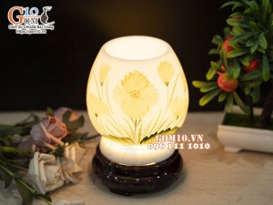 Đèn xông tinh dầu dáng cao họa tiết hoa vàng, cao 18cm