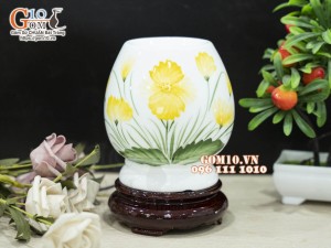 Đèn xông tinh dầu dáng cao họa tiết hoa vàng, cao 18cm