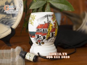 Đèn xông tinh dầu dáng cao họa tiết phố cổ, cao 15,5cm
