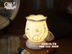 Đèn xông tinh dầu dáng quả lựu miệng loe họa tiết hoa, cao 13cm