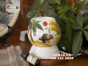 Đèn xông tinh dầu dáng quả lựu miệng tam giác họa tiết làng quê, cao 13cm