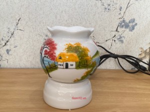 Đèn xông tinh dầu dáng quả lựu vẽ cảnh làng quê, cao 15cm